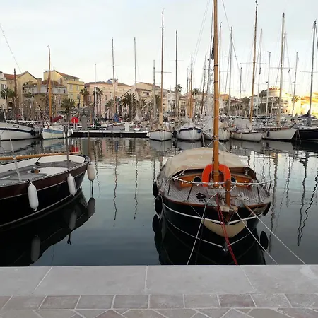 T2 350m Rez De Jardin Terrasse Parking Prive Apartman