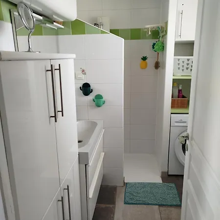 T2 350m Rez De Jardin Terrasse 1 Place Parking Prive Apartment *
